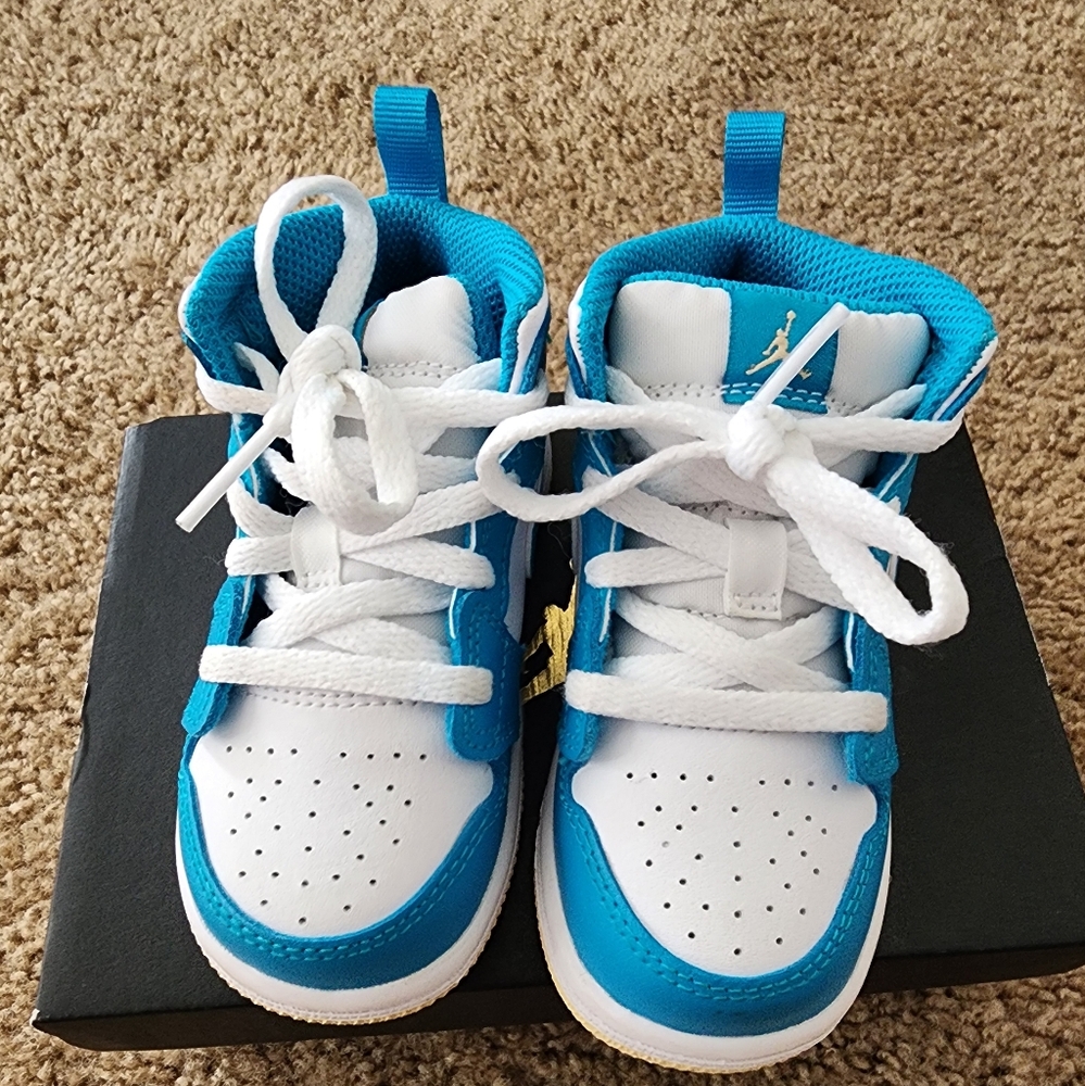 Jordan 1 Mid